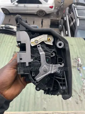 BMW G30 /F15 Door Catcher
