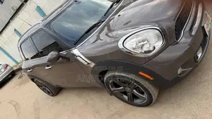 Mini Cooper S 2012 Brown