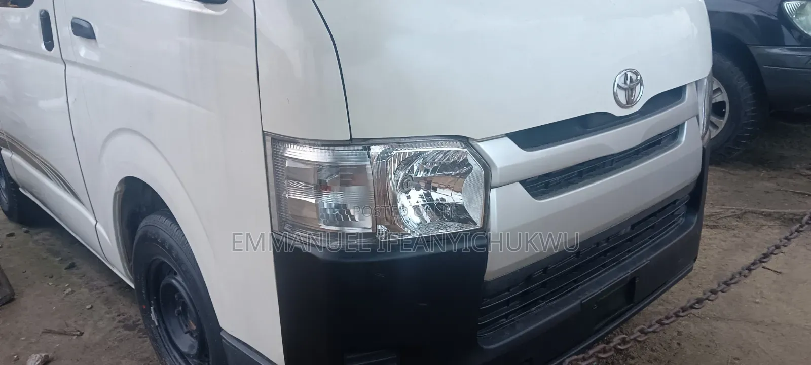 Toyota HiAce 2015 White