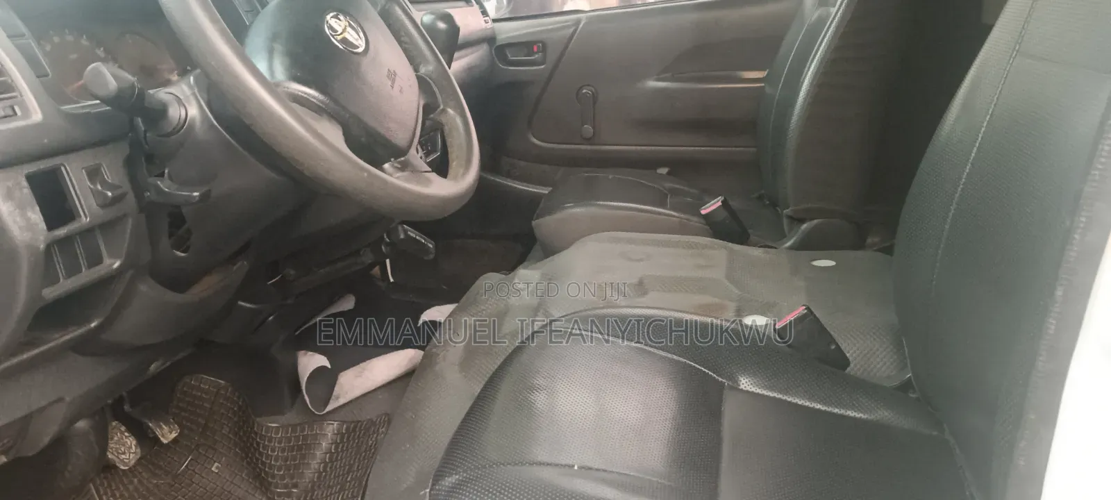Toyota HiAce 2015 White