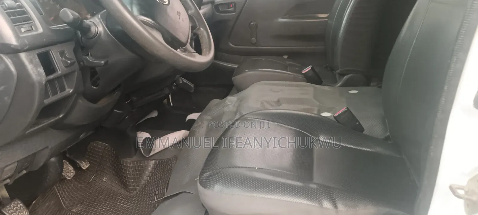 Toyota HiAce 2015 White