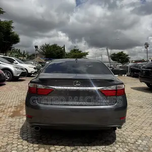 Lexus ES 2015 Silver