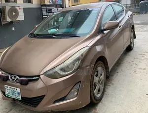 Hyundai Elantra 2015 Gold