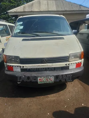 Volkswagen Transporter 2001 White