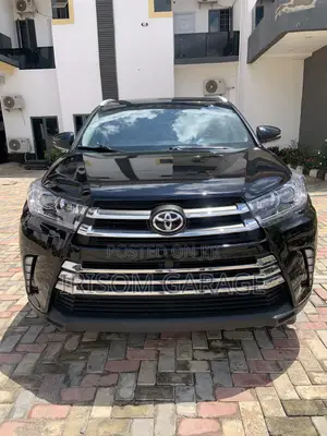 Toyota Highlander LE 4dr SUV AWD (3.5L 6cyl 6A) 2015 Black