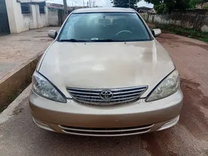 Toyota Camry 2004 Gold