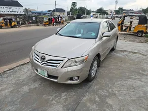 Toyota Camry 2009 Gold