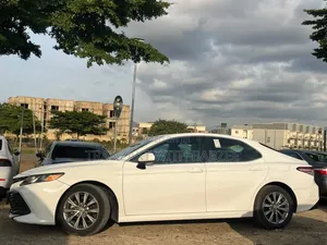 Toyota Camry 2018 White