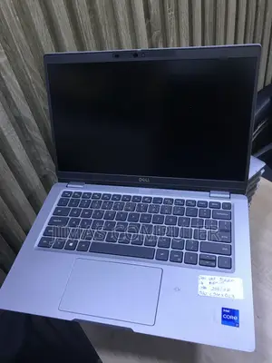 Laptop Dell Latitude 5320 32GB Intel Core i7 SSD 256GB