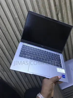 Laptop Dell Latitude 5320 32GB Intel Core i7 SSD 256GB