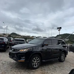 Toyota Fortuner 2019 Black