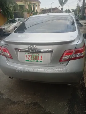 Toyota Camry 2010 Silver