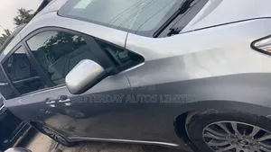 Toyota Sienna 2018 Silver