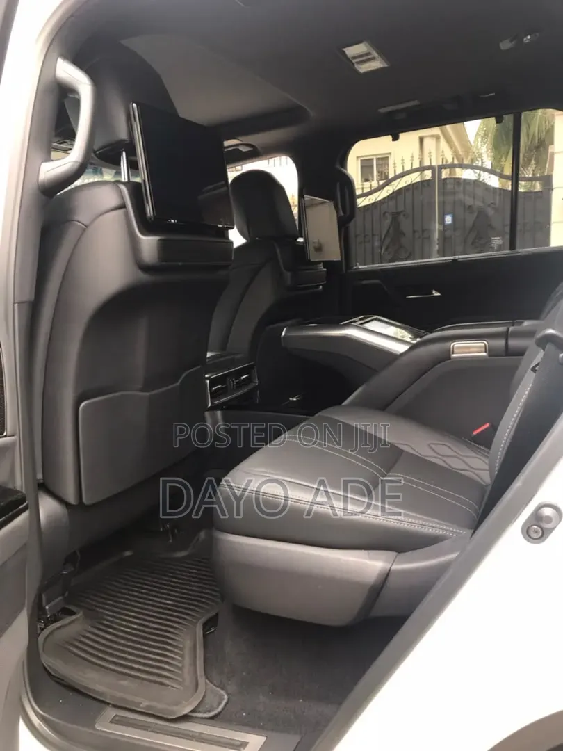 Lexus LX 2023 White