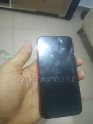 Apple iPhone 11 64 GB Red