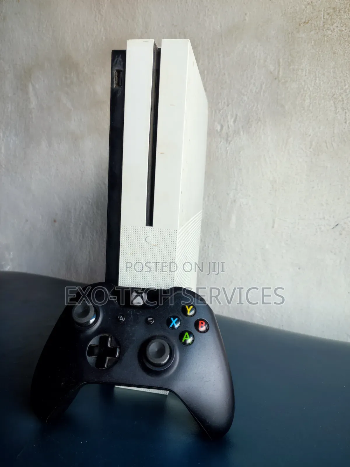 Xbox One S Slim With Controller