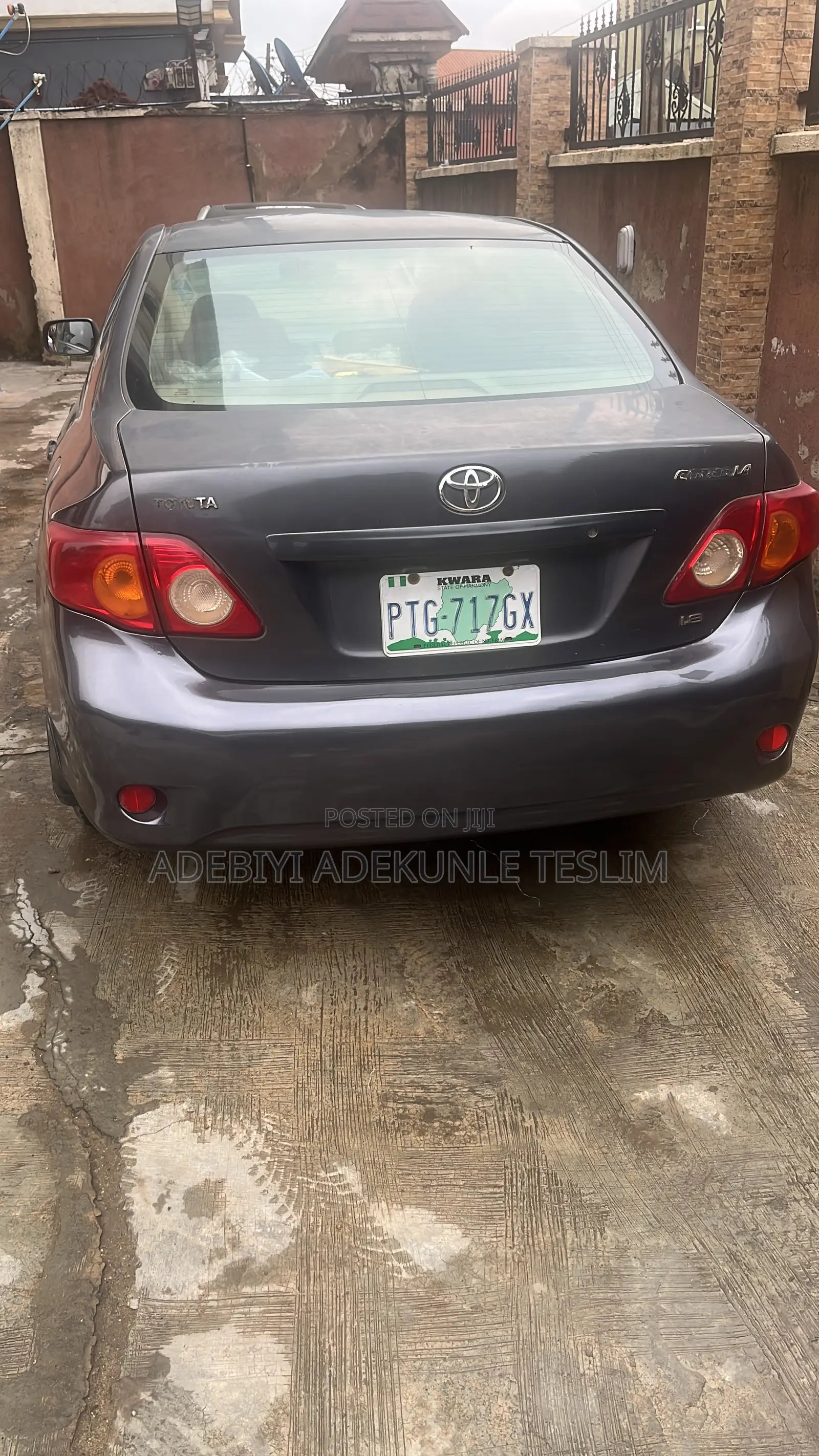 Toyota Corolla 2010 Gray
