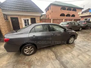 Toyota Corolla 2010 Gray