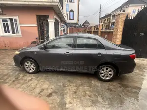 Toyota Corolla 2010 Gray