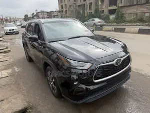 Toyota Highlander 2022 Black