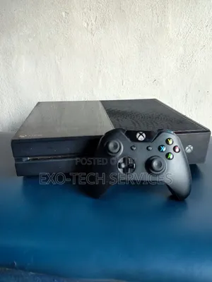 Xbox One With Controller