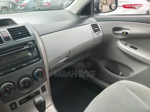 Toyota Corolla 2013 Black