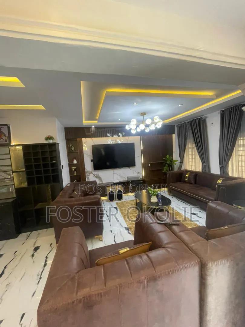 Luxury 4 Bedroom Duplex Apartment
