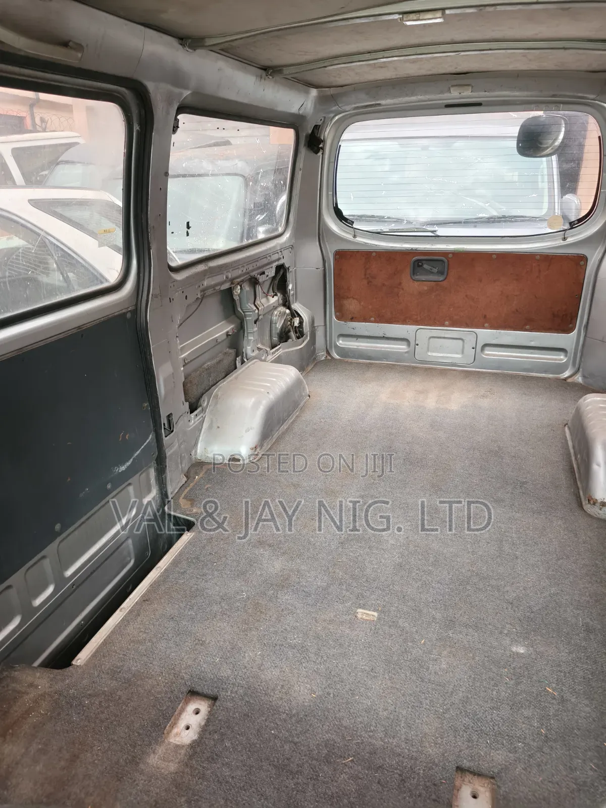 Nissan Caravan (Urvan) 2011 Grey
