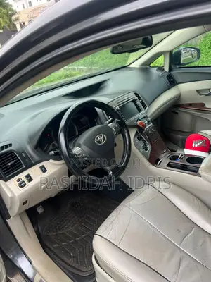 Toyota Venza V6 AWD 2010 Gray