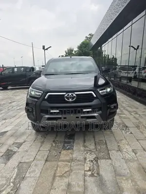 New Toyota Hilux 2025 Black