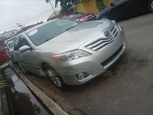 Toyota Camry 2010 Silver