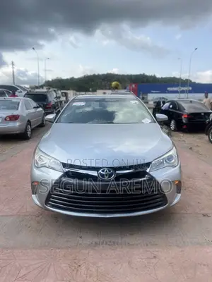 Toyota Camry 2016 Silver