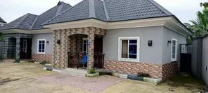 5bdrm Bungalow in Uyo for sale