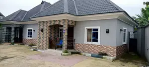 5bdrm Bungalow in Uyo for sale