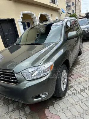 Toyota Highlander SE 2010 Green