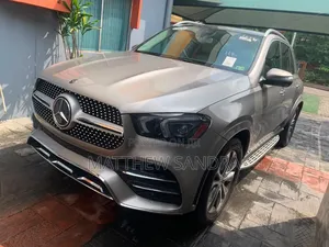 Mercedes-Benz GLE-Class 2020 Gold