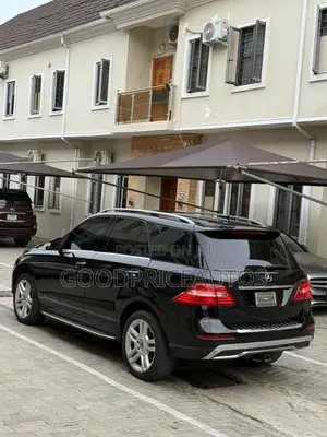 Mercedes-Benz M Class ML350 4dr SUV (3.5L 6cyl 7A) 2014 Black