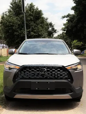 New Toyota Corolla Cross LE 2025 Silver