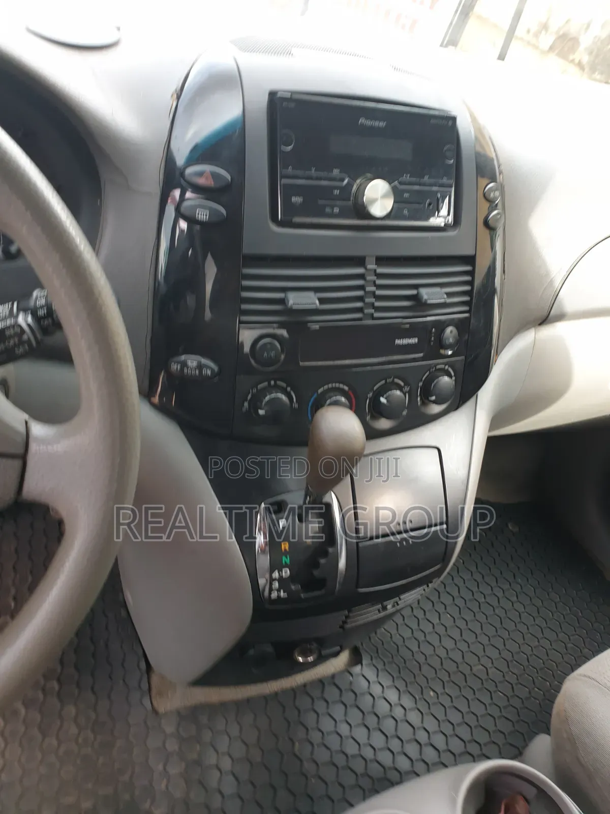 Toyota Sienna 2005 Red