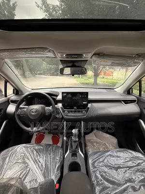 New Toyota Corolla Cross LE 2025 Silver