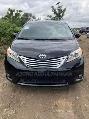 Toyota Sienna 2012 Black