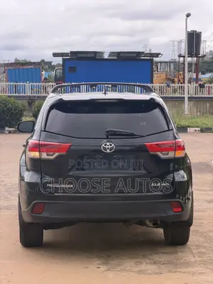 Toyota Highlander XLE 4x4 V6 (3.5L 6cyl 8A) 2018 Black