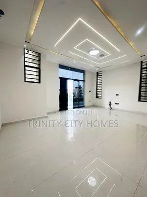 5bdrm Duplex in Ikota for sale