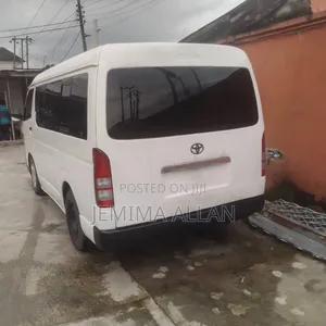 Toyota HiAce 2013 White