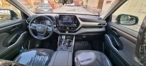 Toyota Highlander 2023 Gray