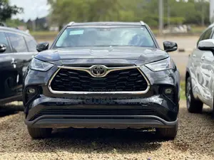 Toyota Highlander XLE 2022 Black