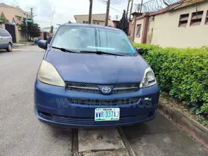 Toyota Sienna 2005 Blue