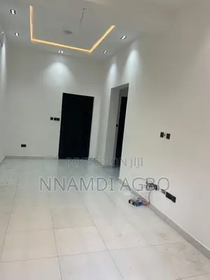 2bdrm Apartment in Lekki Phase 1 for rent