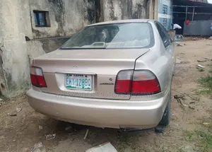 Honda Accord 1997 Gold