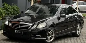 Mercedes-Benz E550 2011 Black